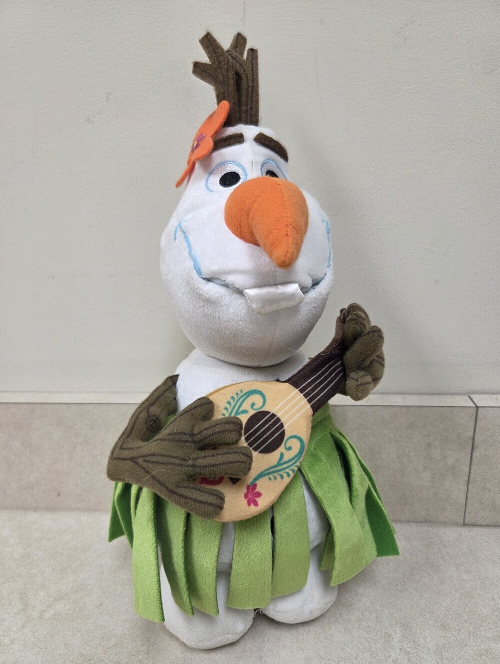Disney Store Exclusive Hawaiian Olaf Playing Ukelele 13" Plush